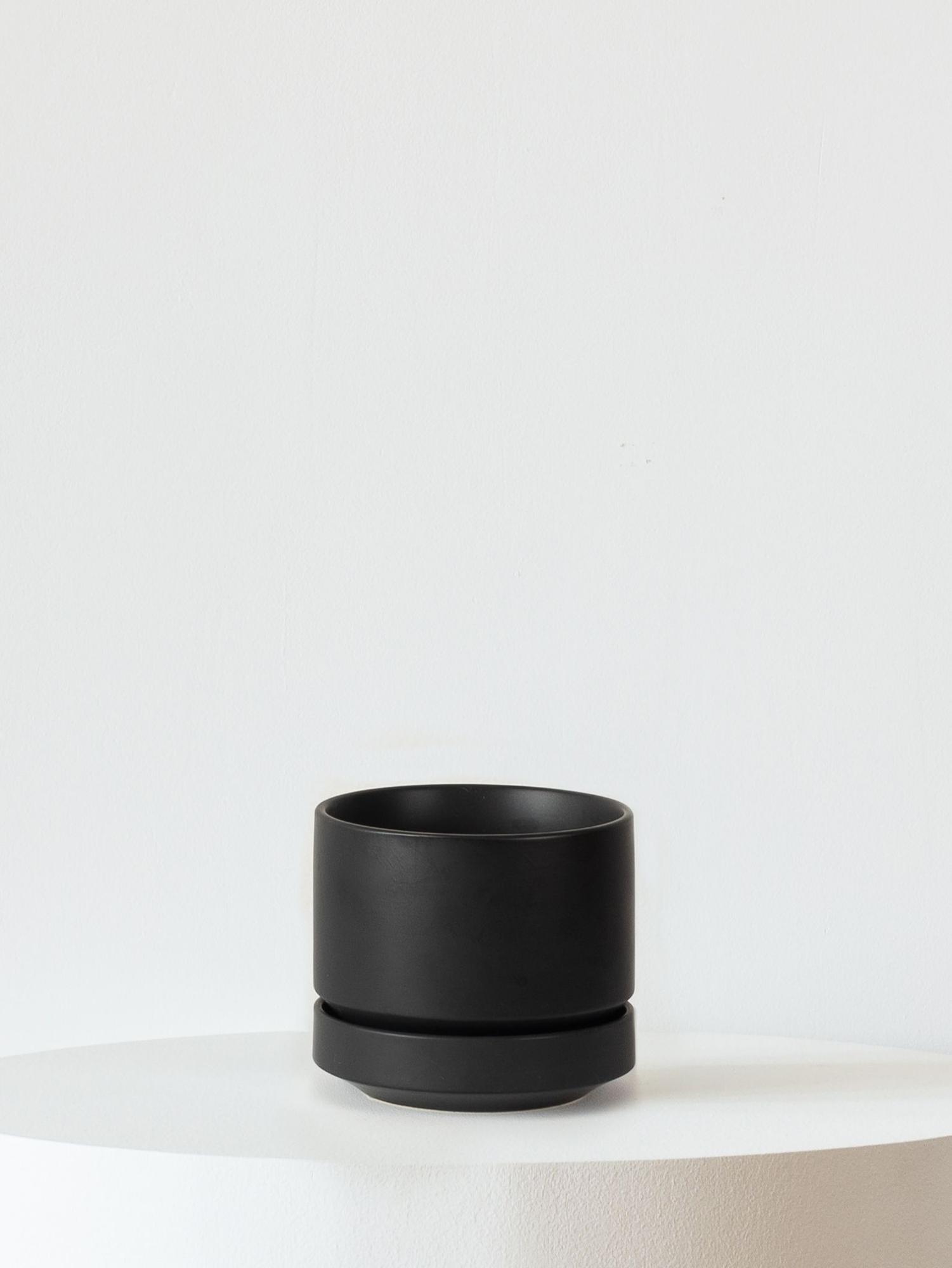 Scandinavian - The Six - Black 