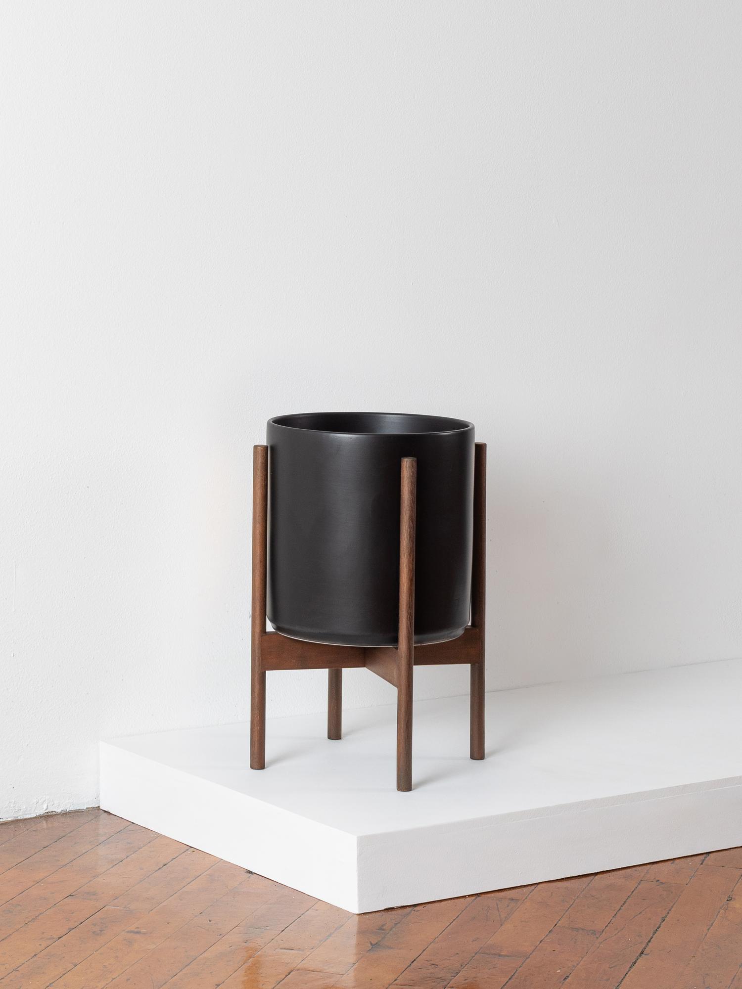 ceramic-planter-the-ten-black-