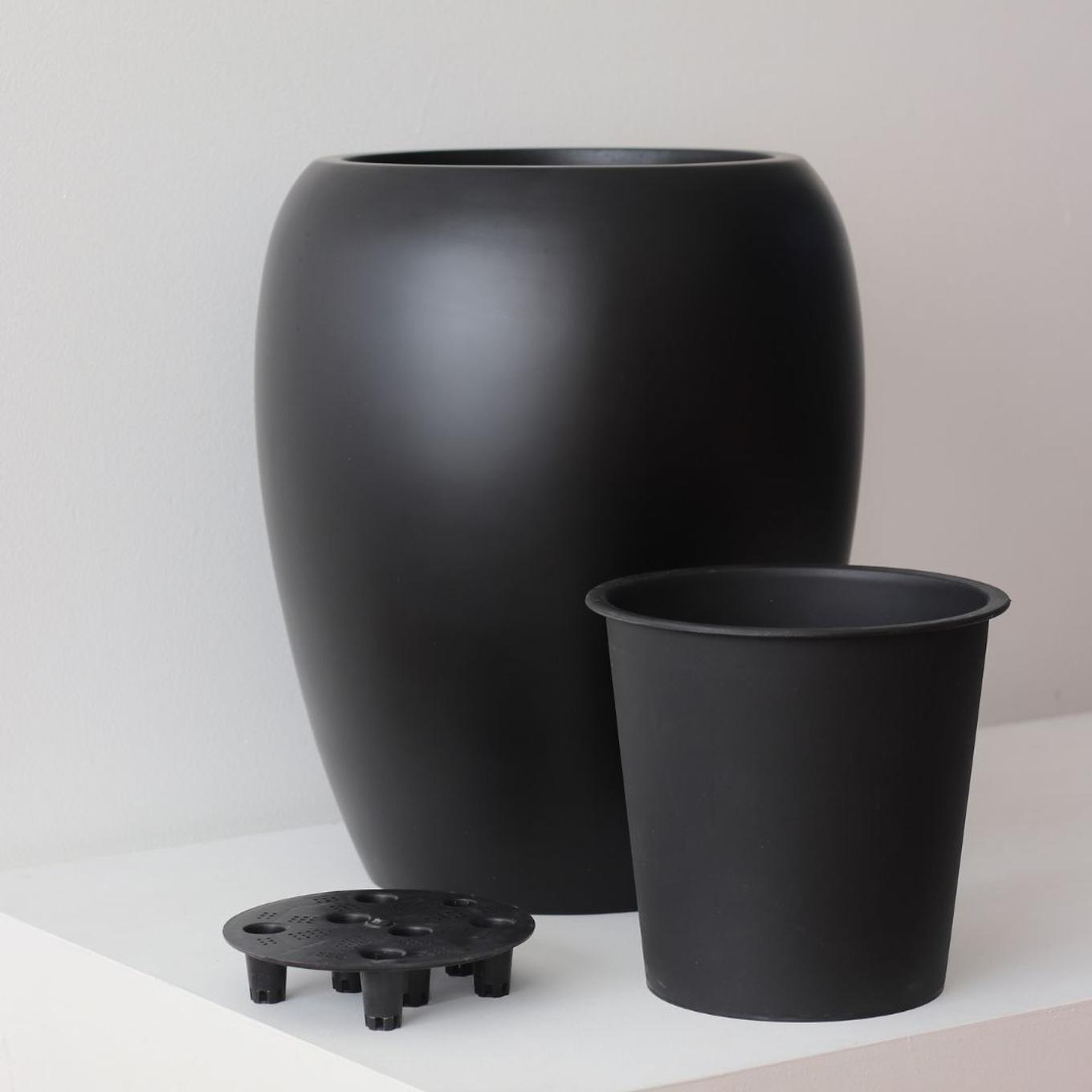 A black staging kit for using the Calix planter